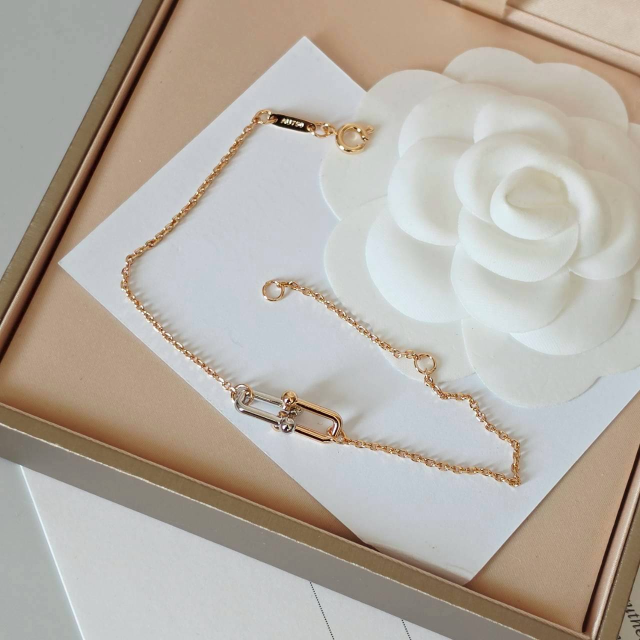 PP14318 สร้อยข้อมือ TIF