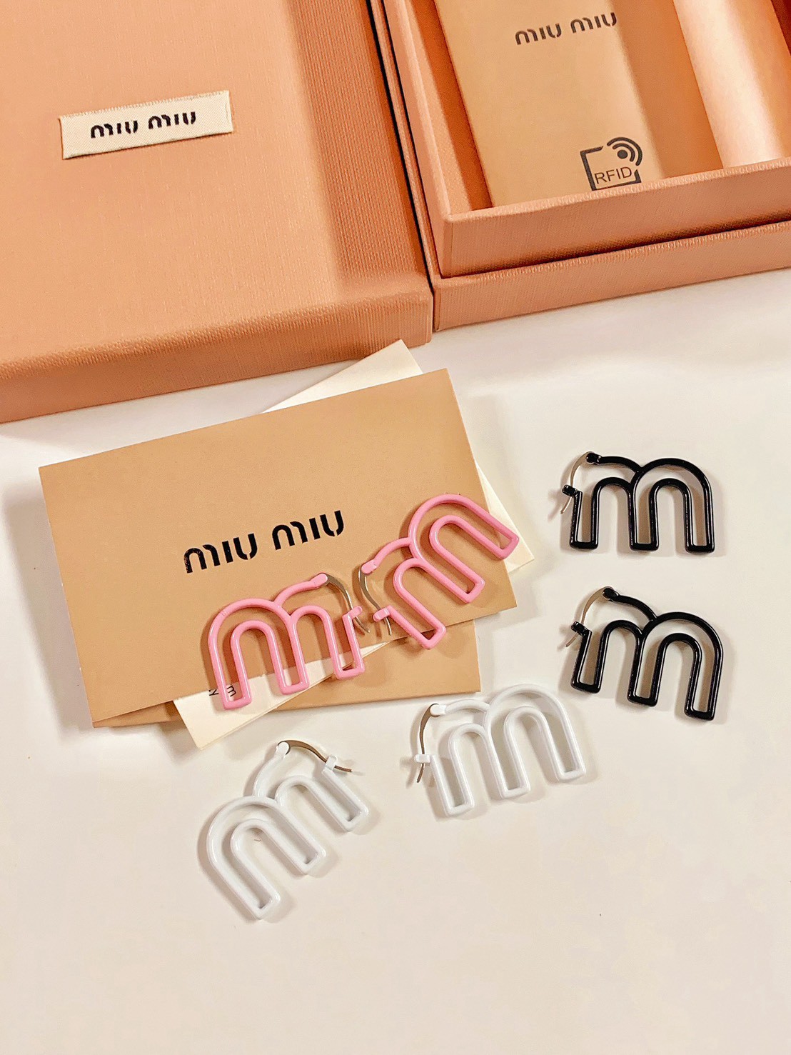 PP14590 ต่างหู MIU(ขาว)(คู่)