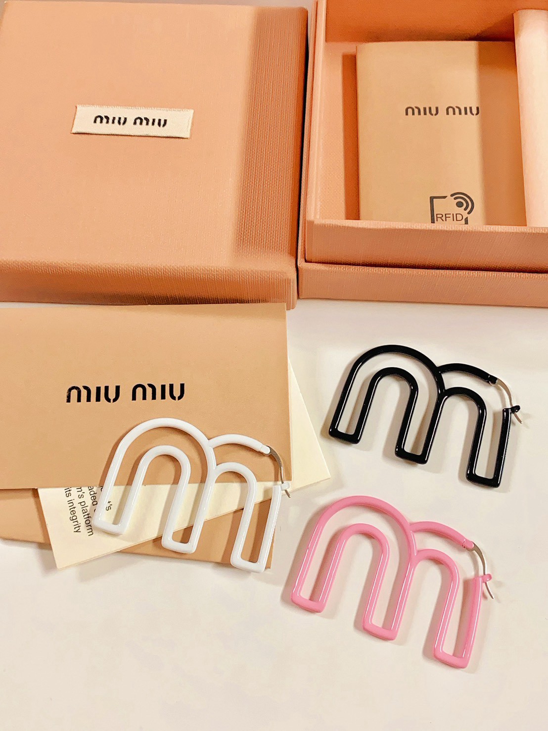 PP14593 ต่างหู MIU(ขาว)(คู่)(ใหญ่)