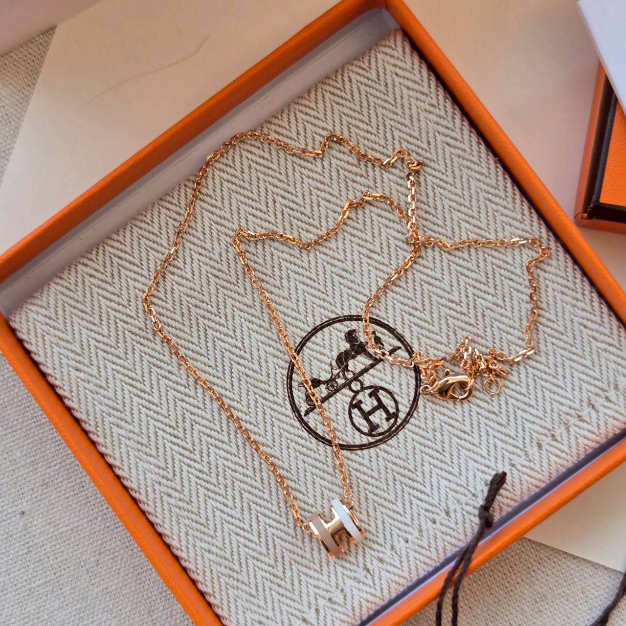 PP13023 สร้อยคอ H(ขาว-อีทูป)