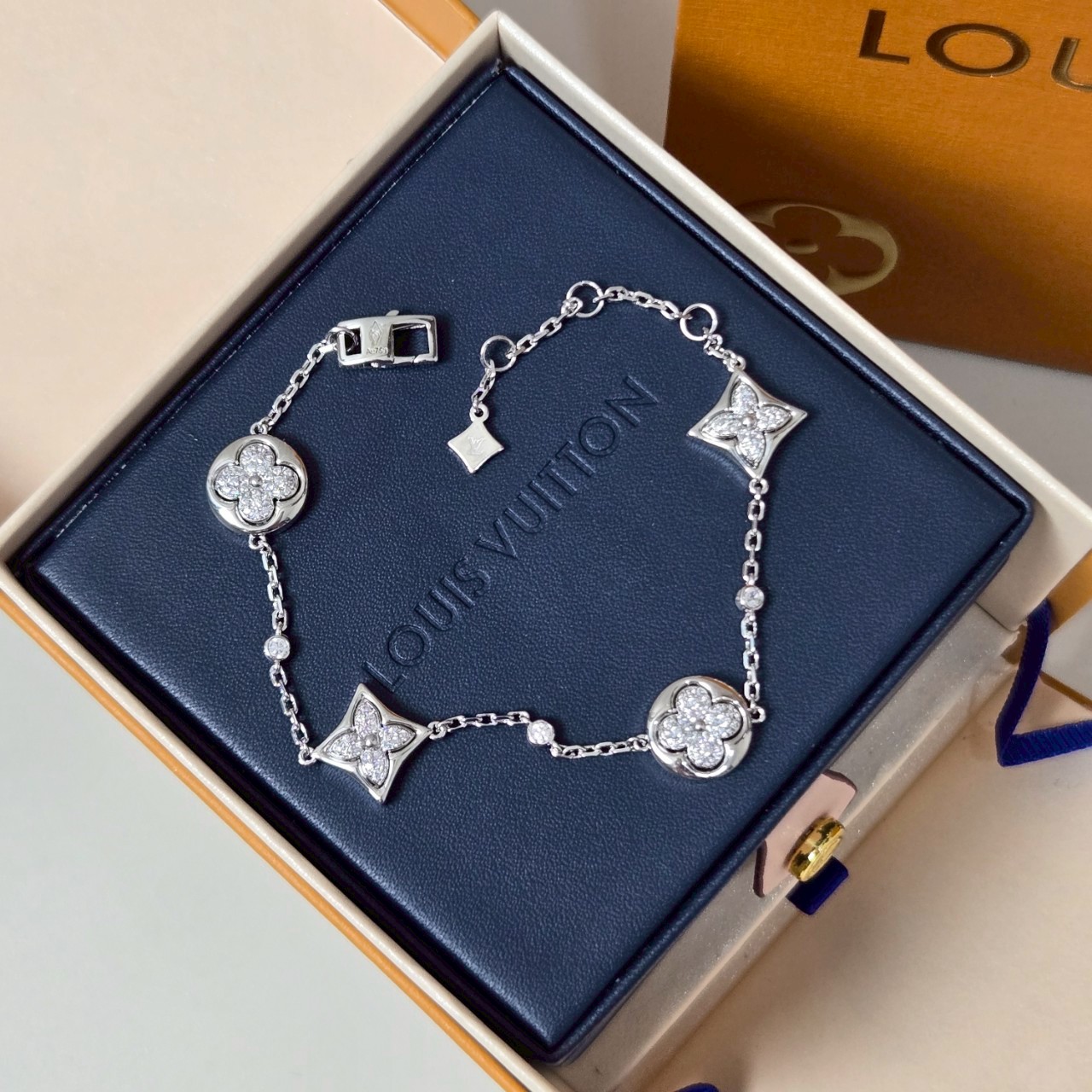 PP13029 สร้อยข้อมือ L(เงิน)