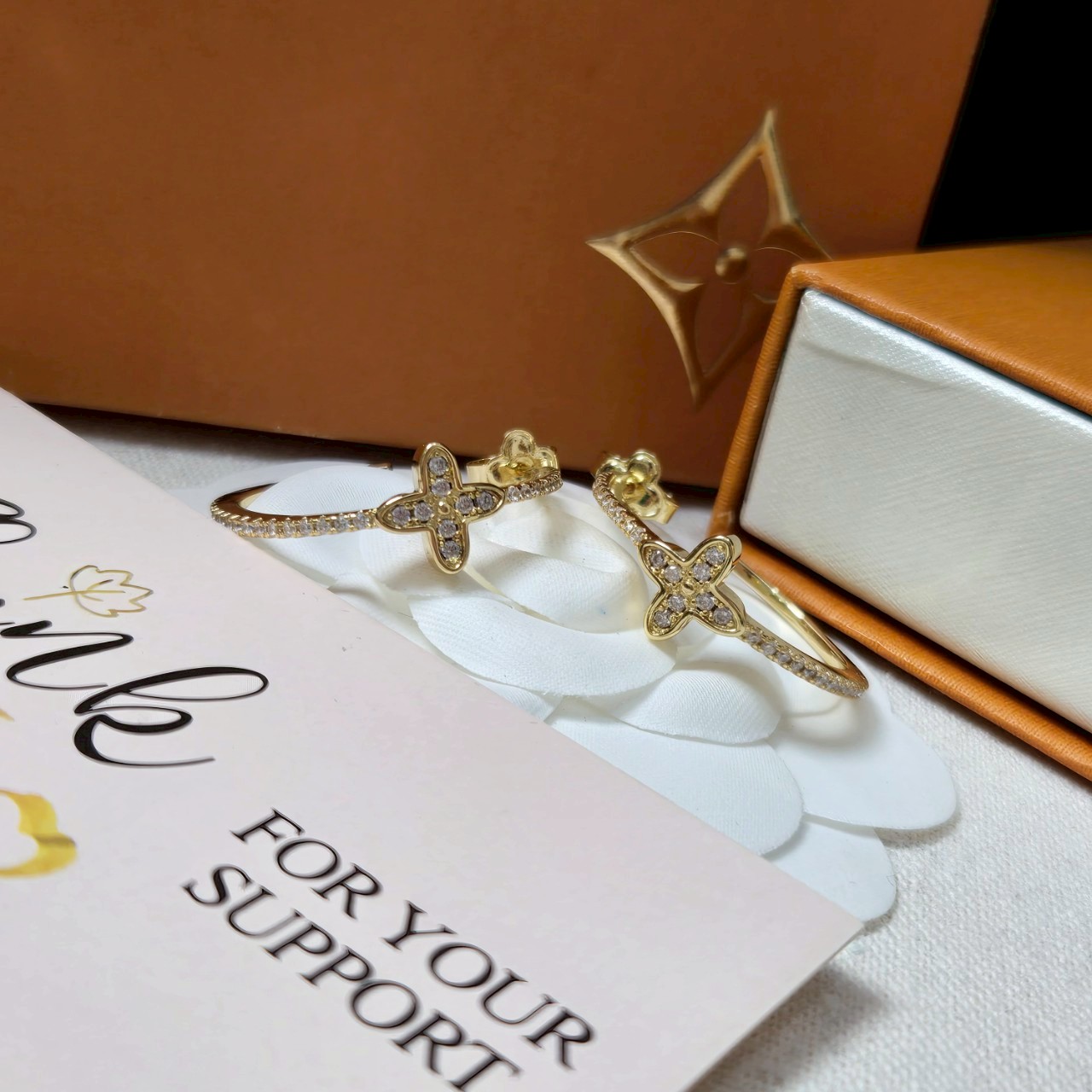 PP10813 ต่างหู L(ทอง)