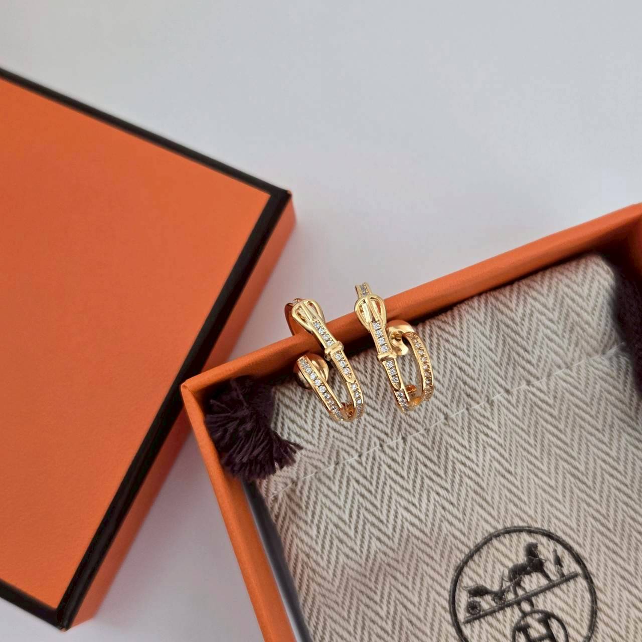 PP11991 ต่างหู H(ทอง)