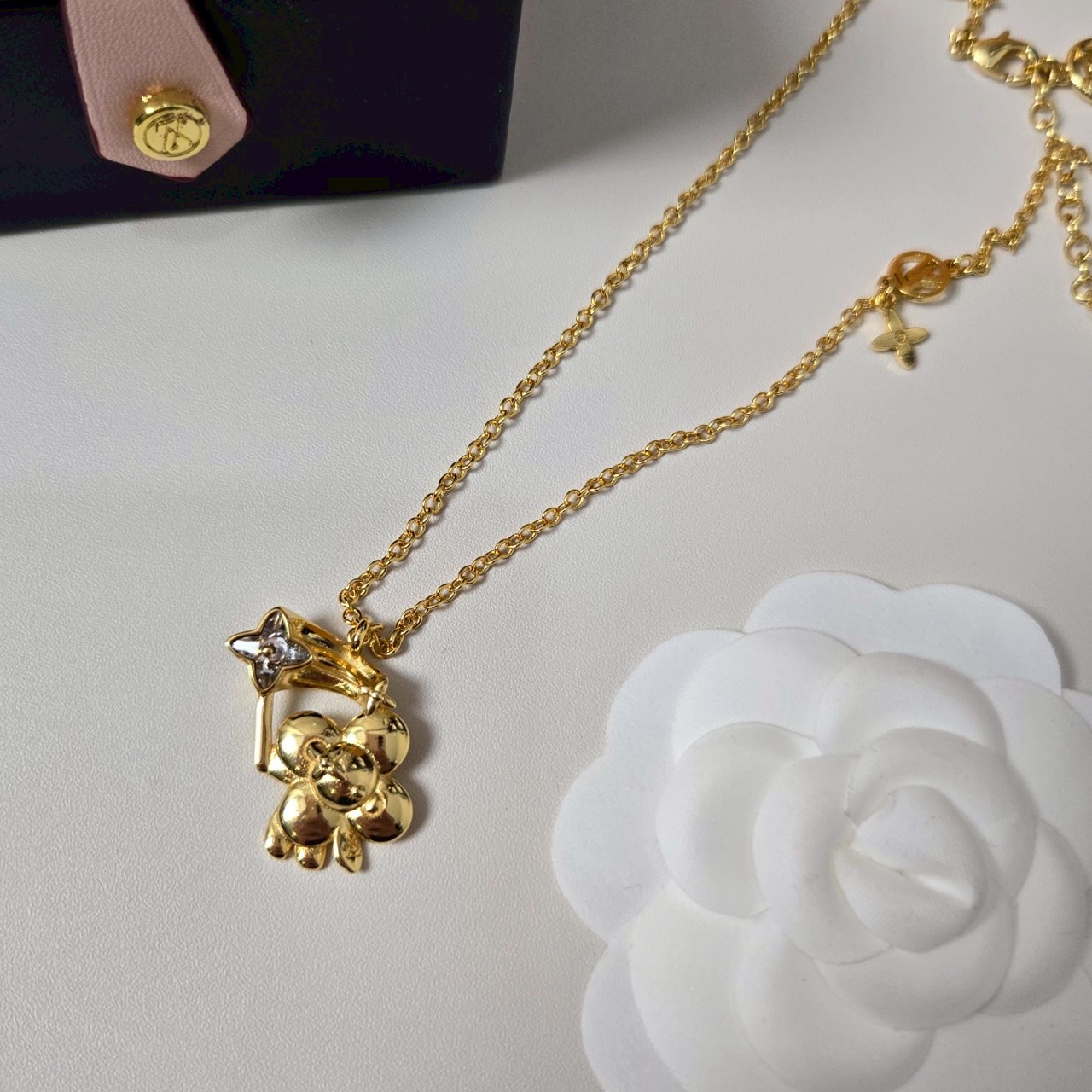 O1367 สร้อยคอ L