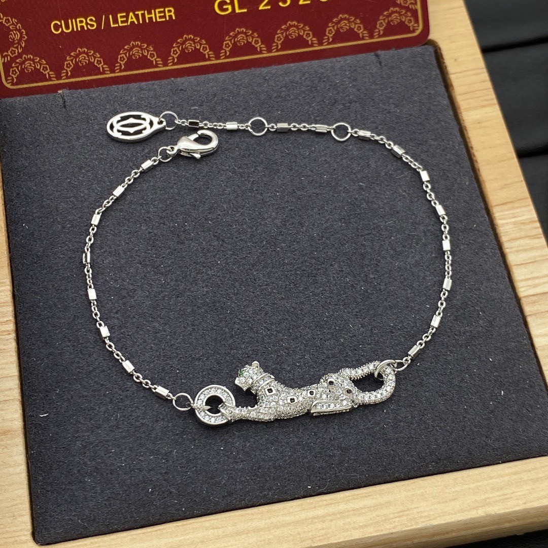 O0877 สร้อยข้อมือ CAR(เงิน)