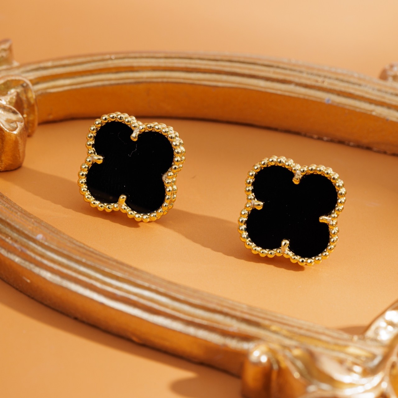 O1079 ต่างหู VC(ดำ)