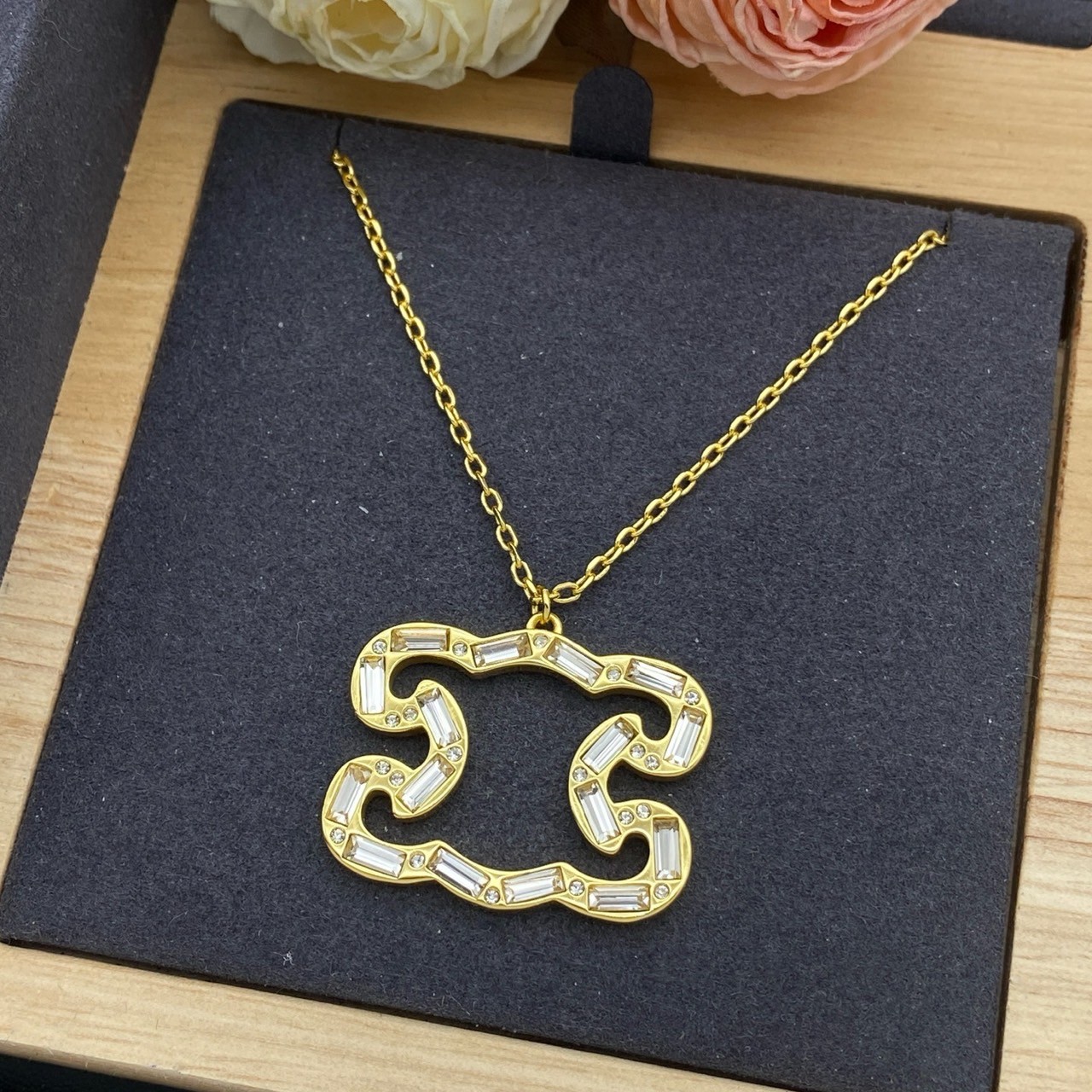 O1093 สร้อยคอ CE(ทอง)