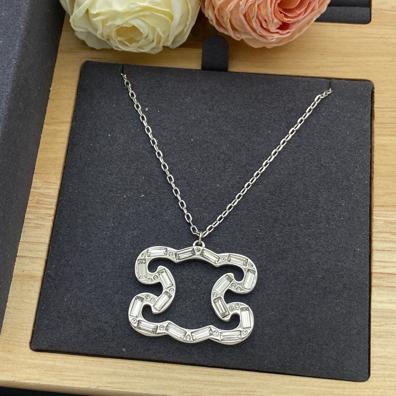 O1094 สร้อยคอ CE(เงิน)