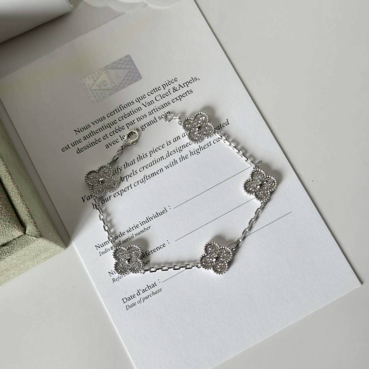 PP12556 สร้อยข้อมือ VC