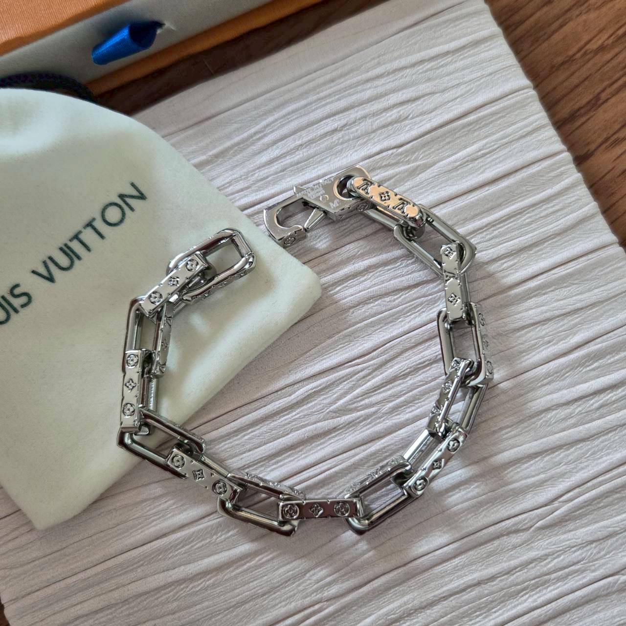 PP12026 สร้อยข้อมือ L(เงิน)