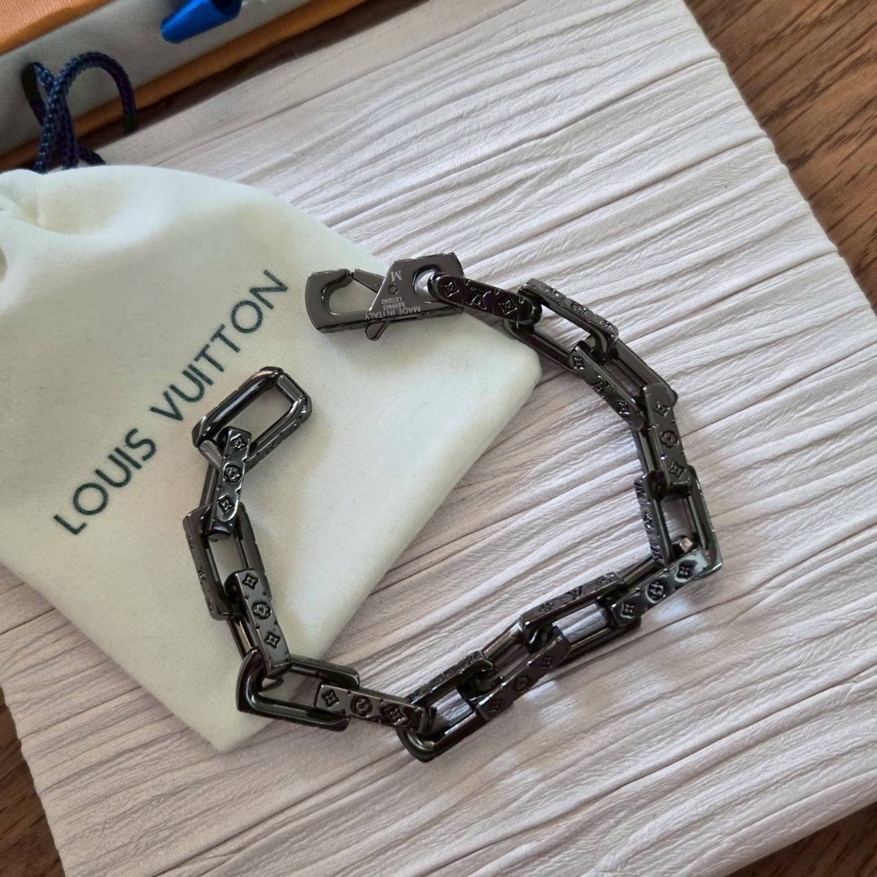 PP12027 สร้อยข้อมือ L(ดำ)