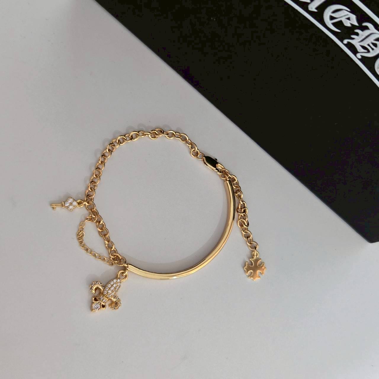 PP12000 สร้อยข้อมือ Chrome Hearts