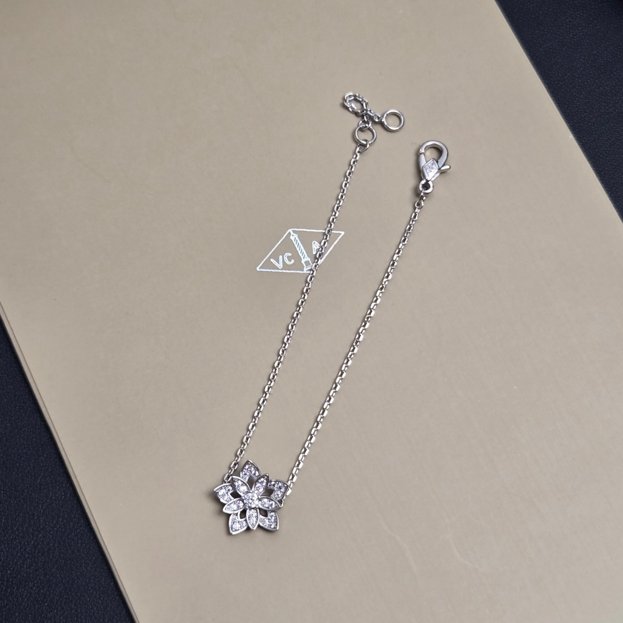 PP9514 สร้อยข้อมือ VC