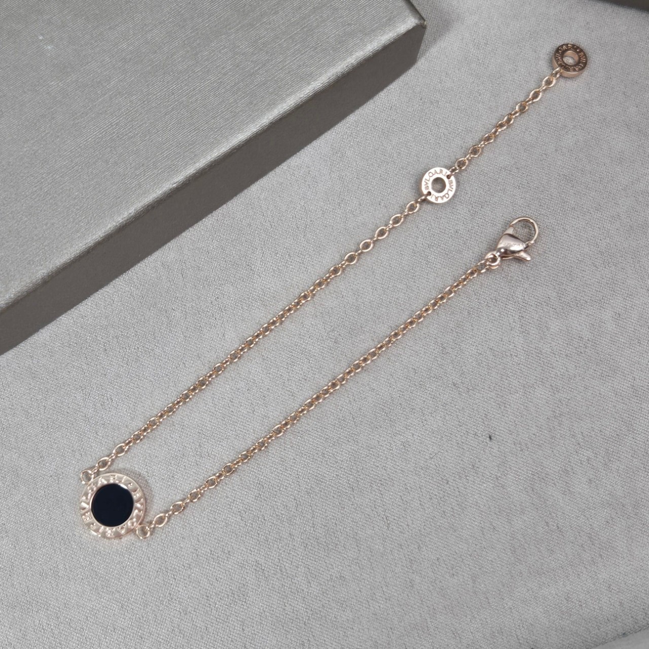 PP10194 สร้อยข้อมือ BVL(ดำ-ขาว)