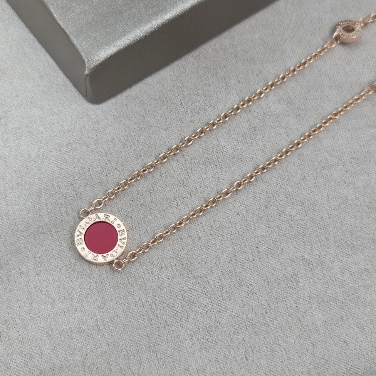 PP10195 สร้อยข้อมือ BVL(แดง-ขาว)