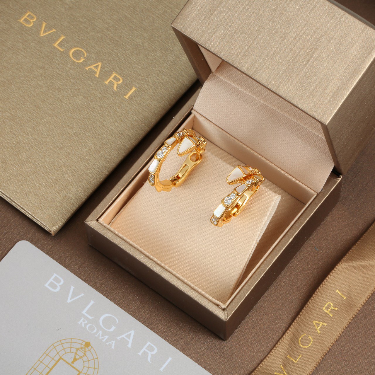 PP11132 ต่างหู BVL(ทอง-ขาว)