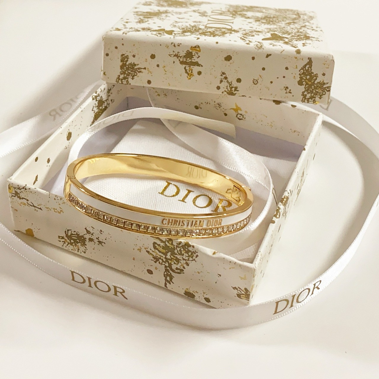 PP12602 กำไลข้อมือ DI(ขาว)