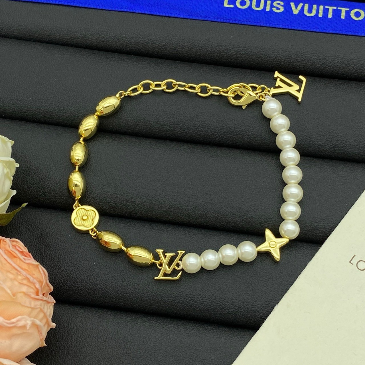 O1265 สร้อยข้อมือ L