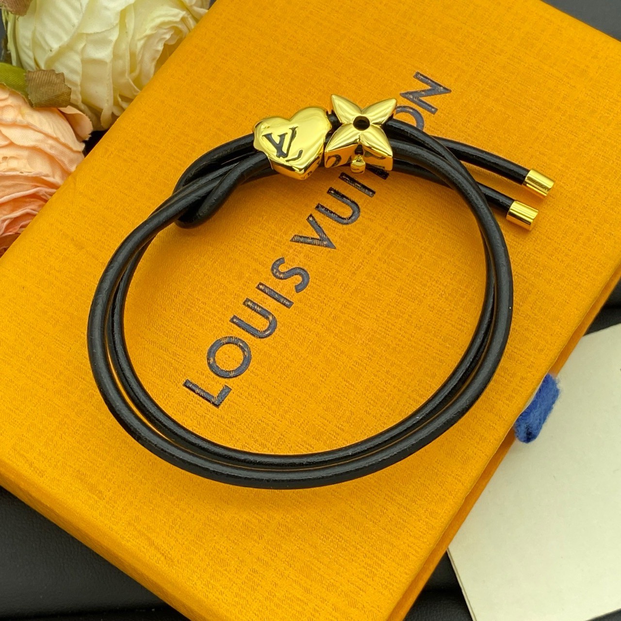 O1263 สร้อยข้อมือL(ดำ)