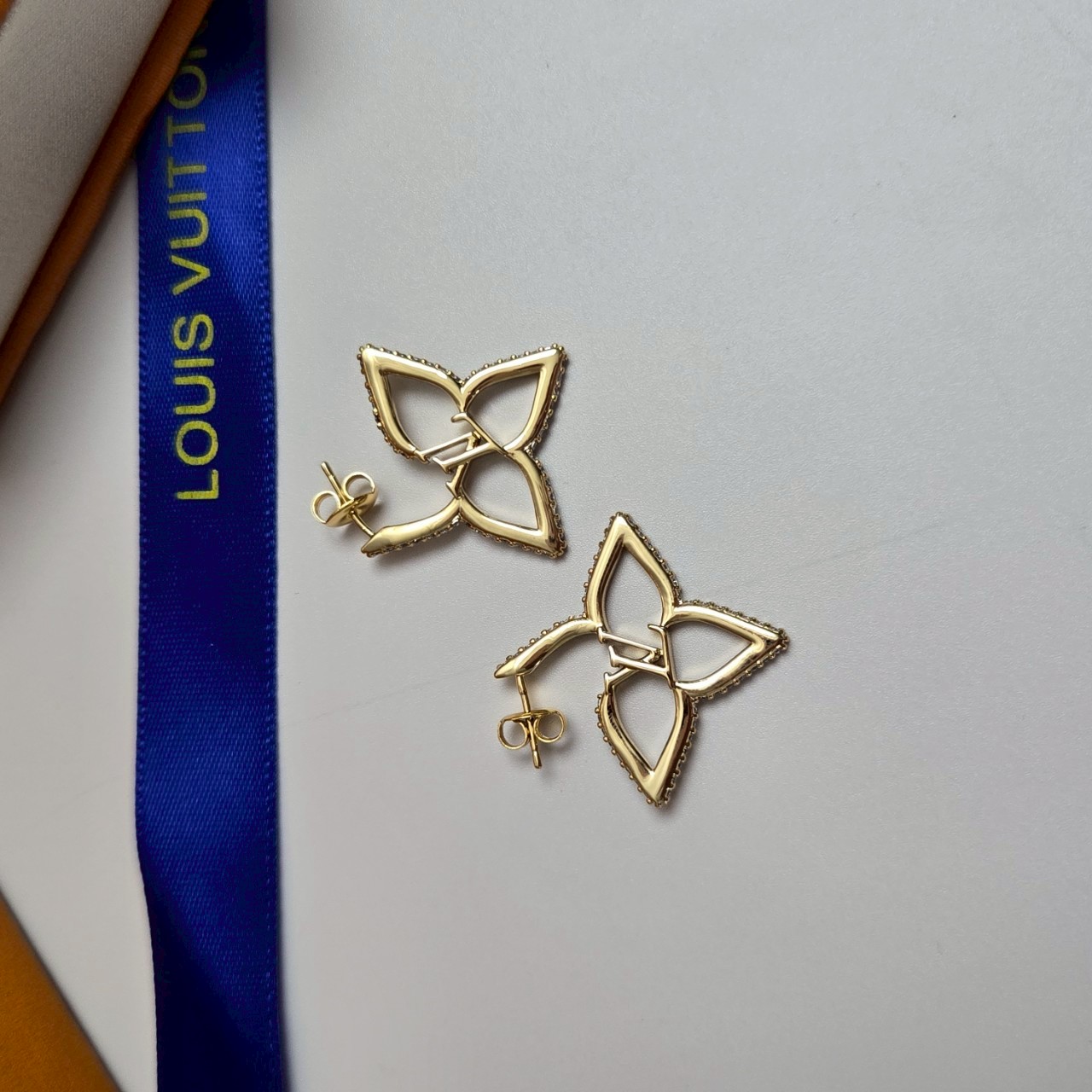 PP10626 ต่างหู L(ทอง)