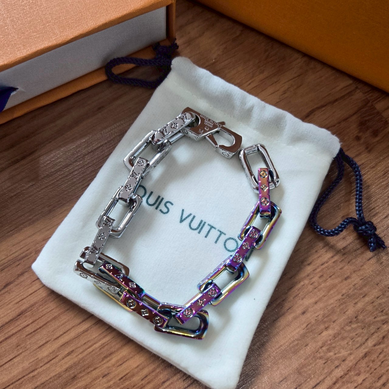 PP11467 สร้อยข้อมือ L(เงิน)