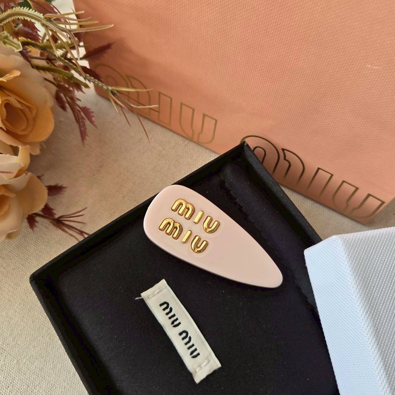 PP11772 กิ๊บ MIU แถมกล่อง(ชมพู)