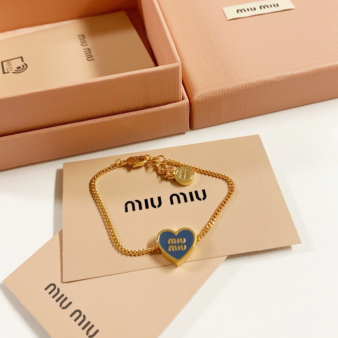 PP12037 สร้อยข้อมือ MIU