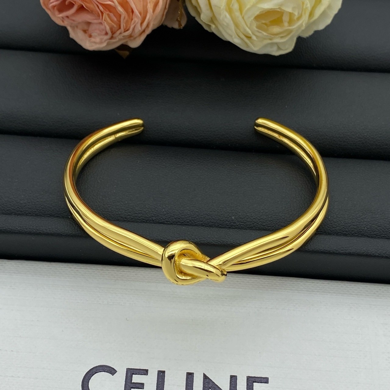 O0997 กำไลข้อมือ CE(ทอง)