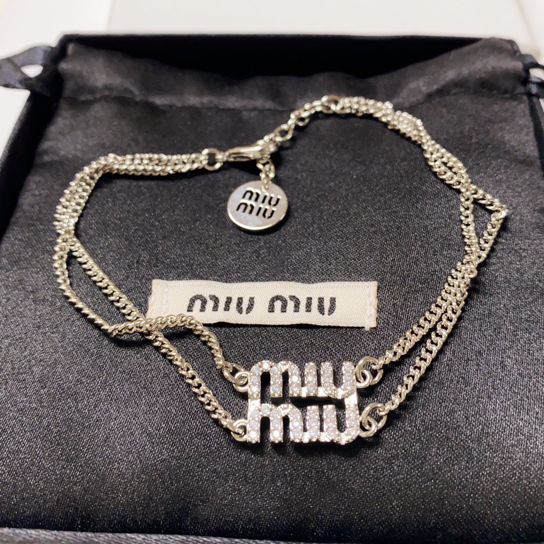 PP9325 สร้อยข้อมือ MIU